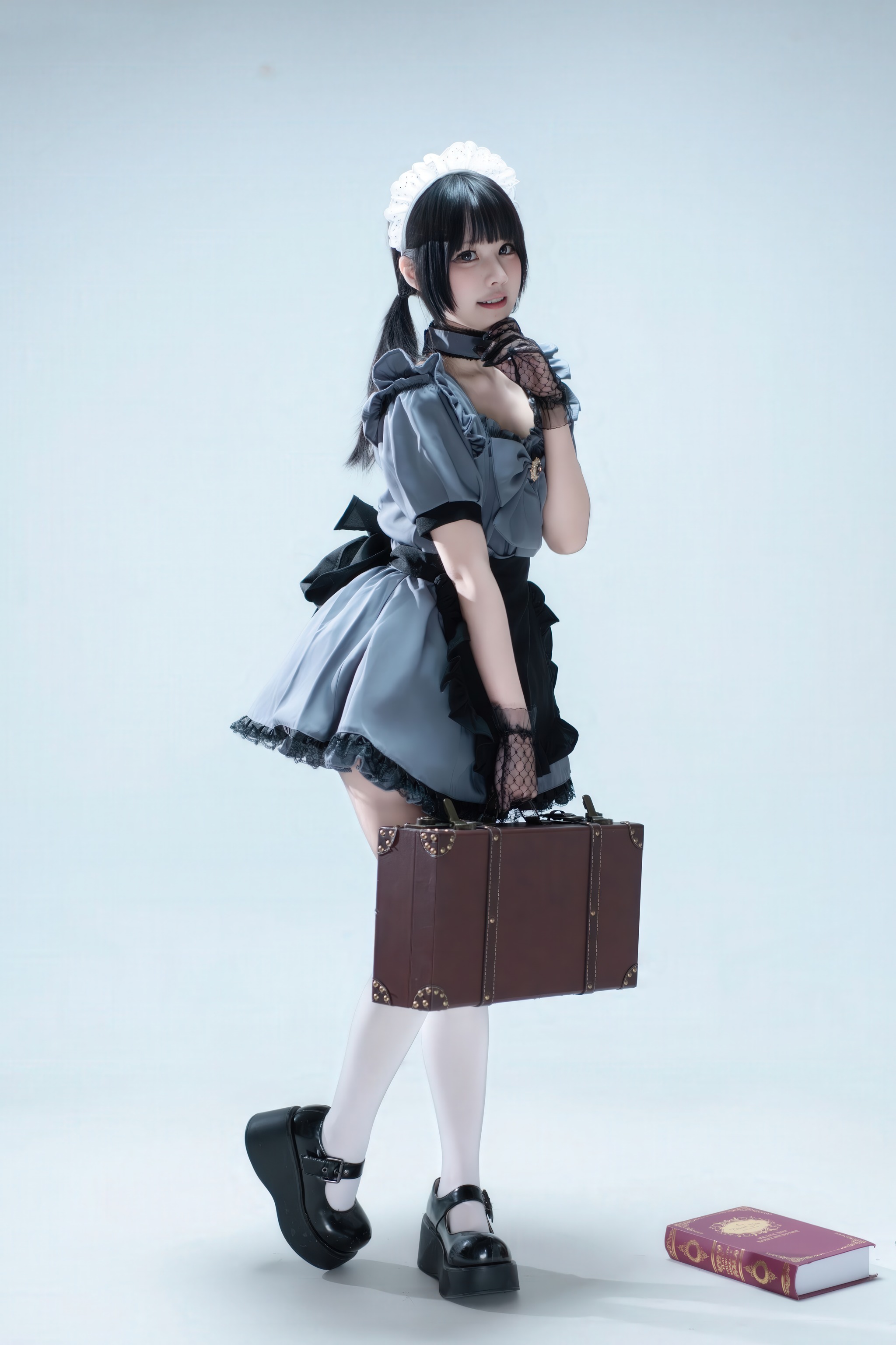 清水凪 - NO.011 手提箱与灰色女仆 [80P]-XikXak